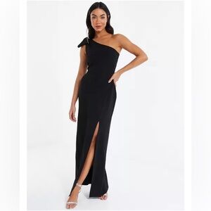 Quiz Elegant Black One-Shoulder Dress